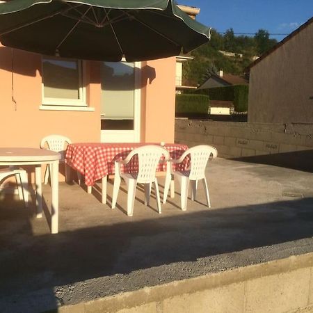 Le Coin Tranquille au pied du Puy de Dôme Apartamento Pontgibaud Exterior foto