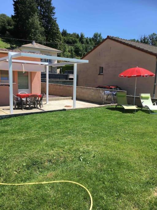 Le Coin Tranquille au pied du Puy de Dôme Apartamento Pontgibaud Exterior foto